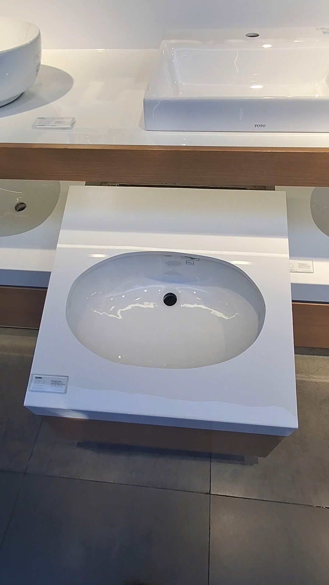 Chậu Lavabo TOTO LW1506V Âm Bàn Oval