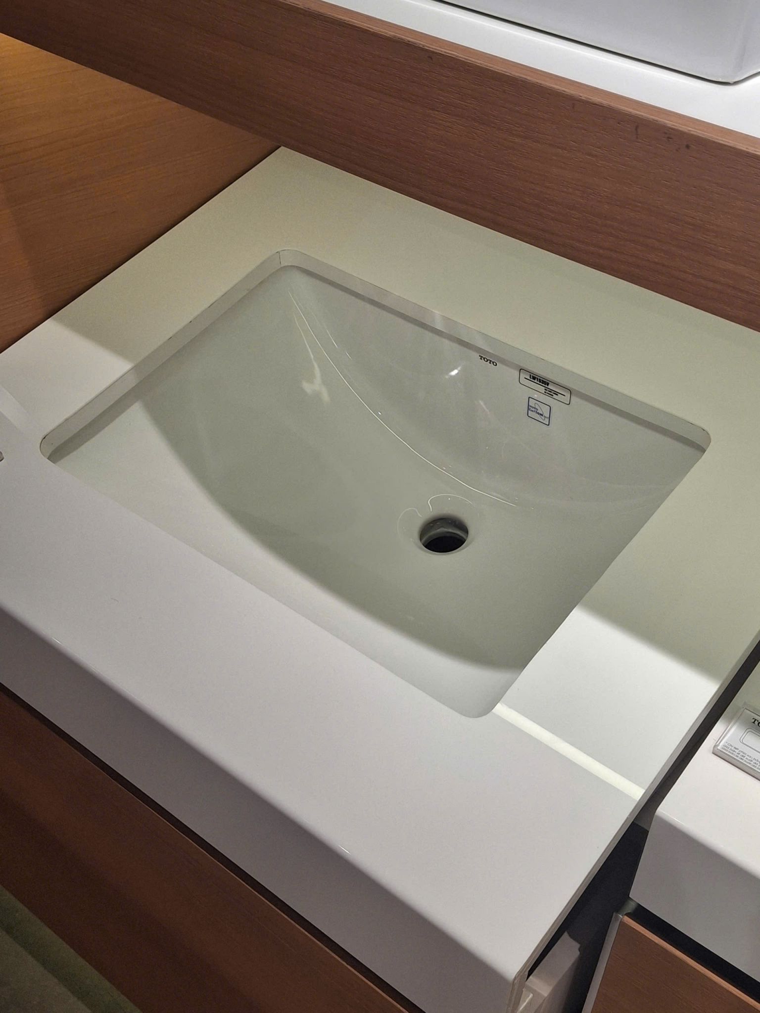 Chậu Lavabo TOTO LW1535V Âm Bàn