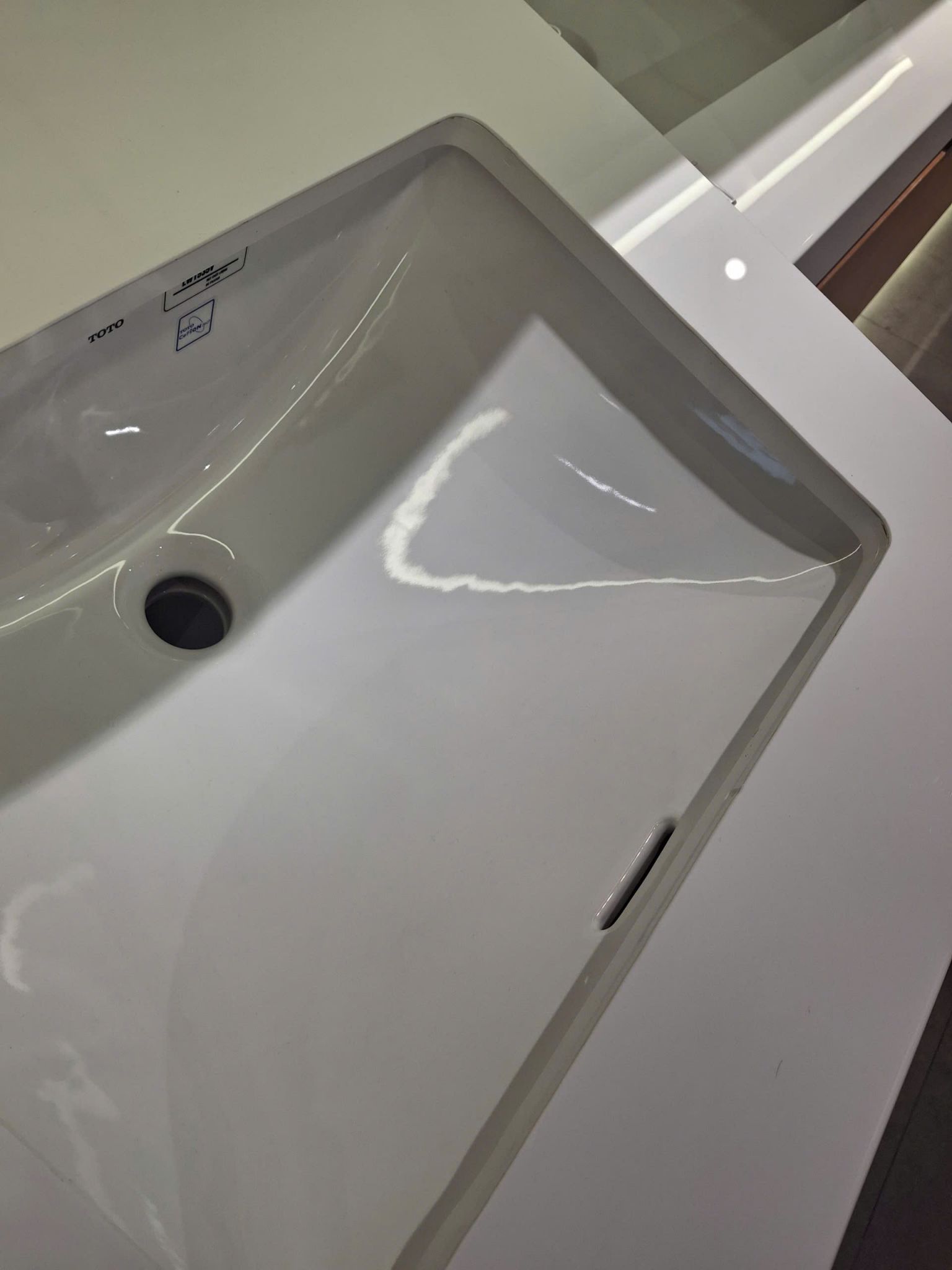 Chậu Lavabo TOTO LW1535V Âm Bàn