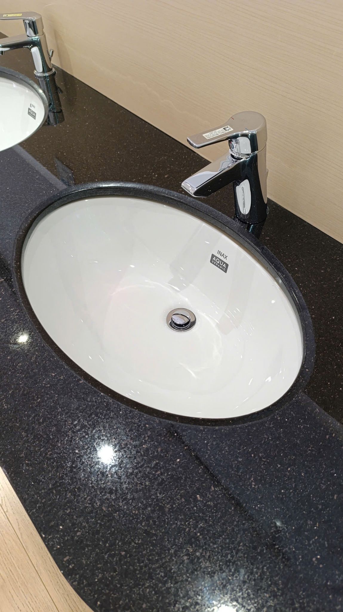 Chậu Rửa Lavabo Inax AL-2216V (AL2216V) Âm Bàn AquaCeramic