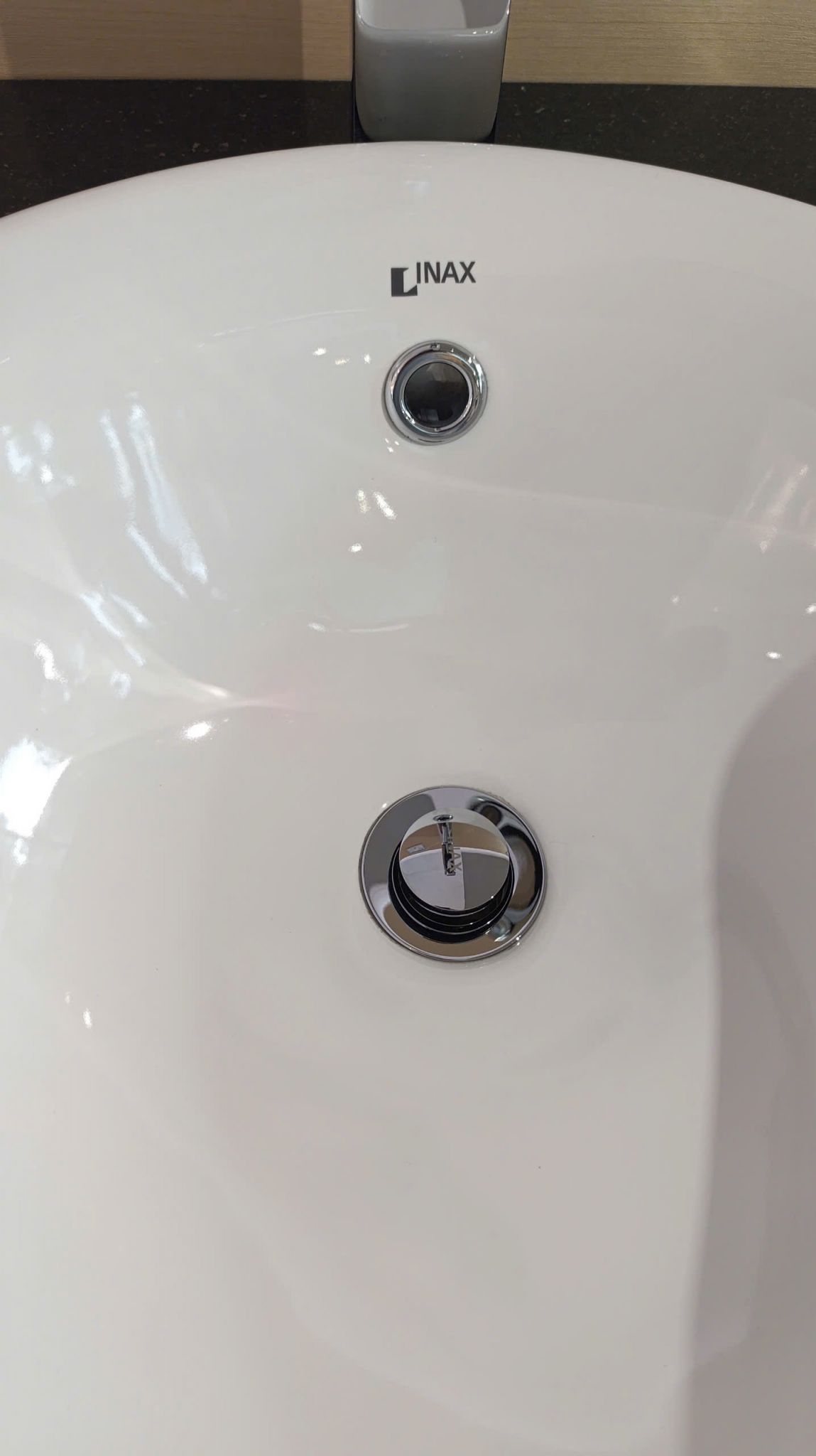 Chậu Rửa Mặt Lavabo Inax AL-333V (AL333V) Bán Âm AquaCeramic
