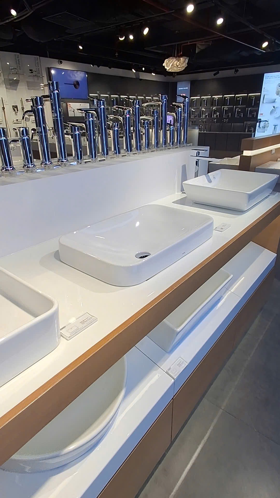 Chậu Rửa Lavabo TOTO LT5716 Đặt Bàn