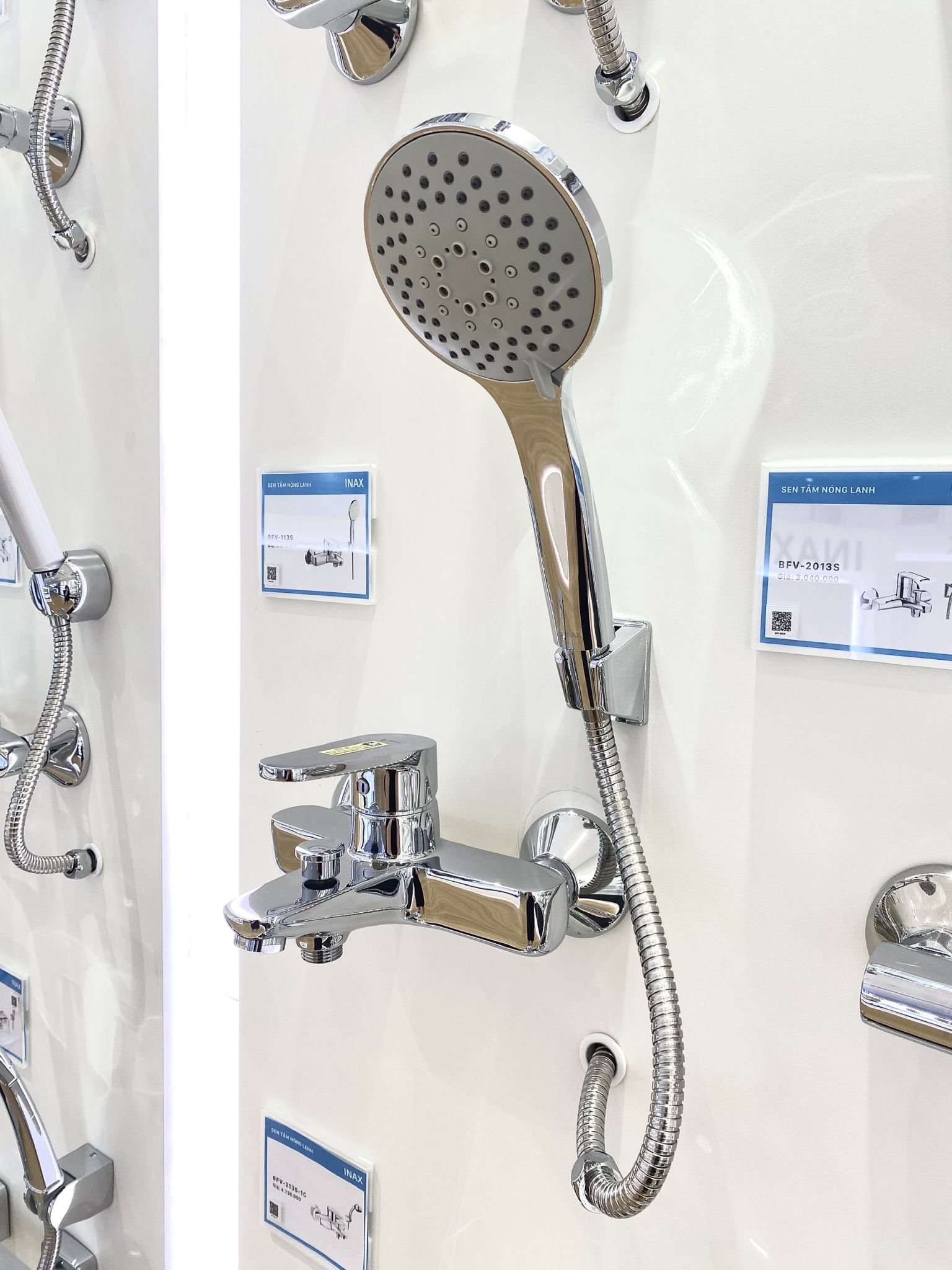 Vòi Sen Tắm Inax BFV-113S (BFV113S) Nóng Lạnh Bát Sen Lớn