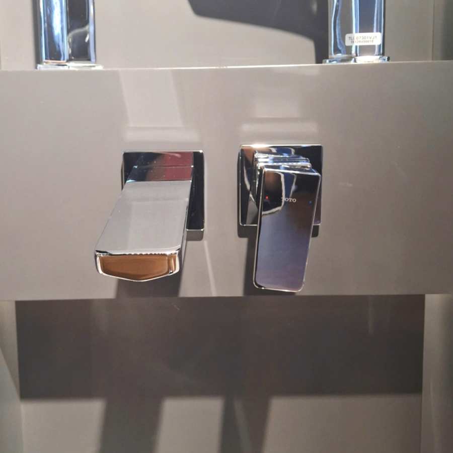Vòi Lavabo TOTO TLG07308BB (TLG07308B) Nóng Lạnh Gắn Tường