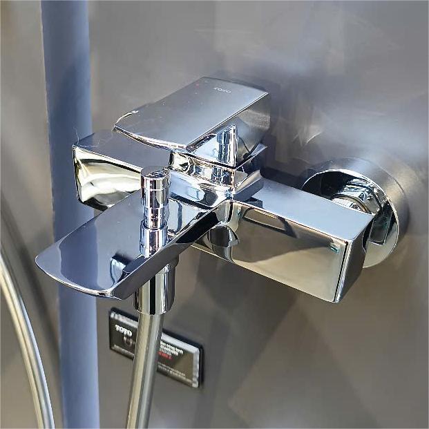 Vòi Sen Tắm TOTO TBG02302VA/TBW02017A Nóng Lạnh