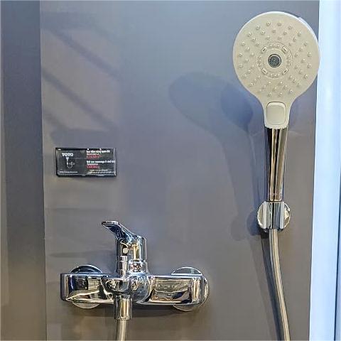 Vòi Sen Tắm TOTO TBG03302VA/TBW01010V Nóng Lạnh